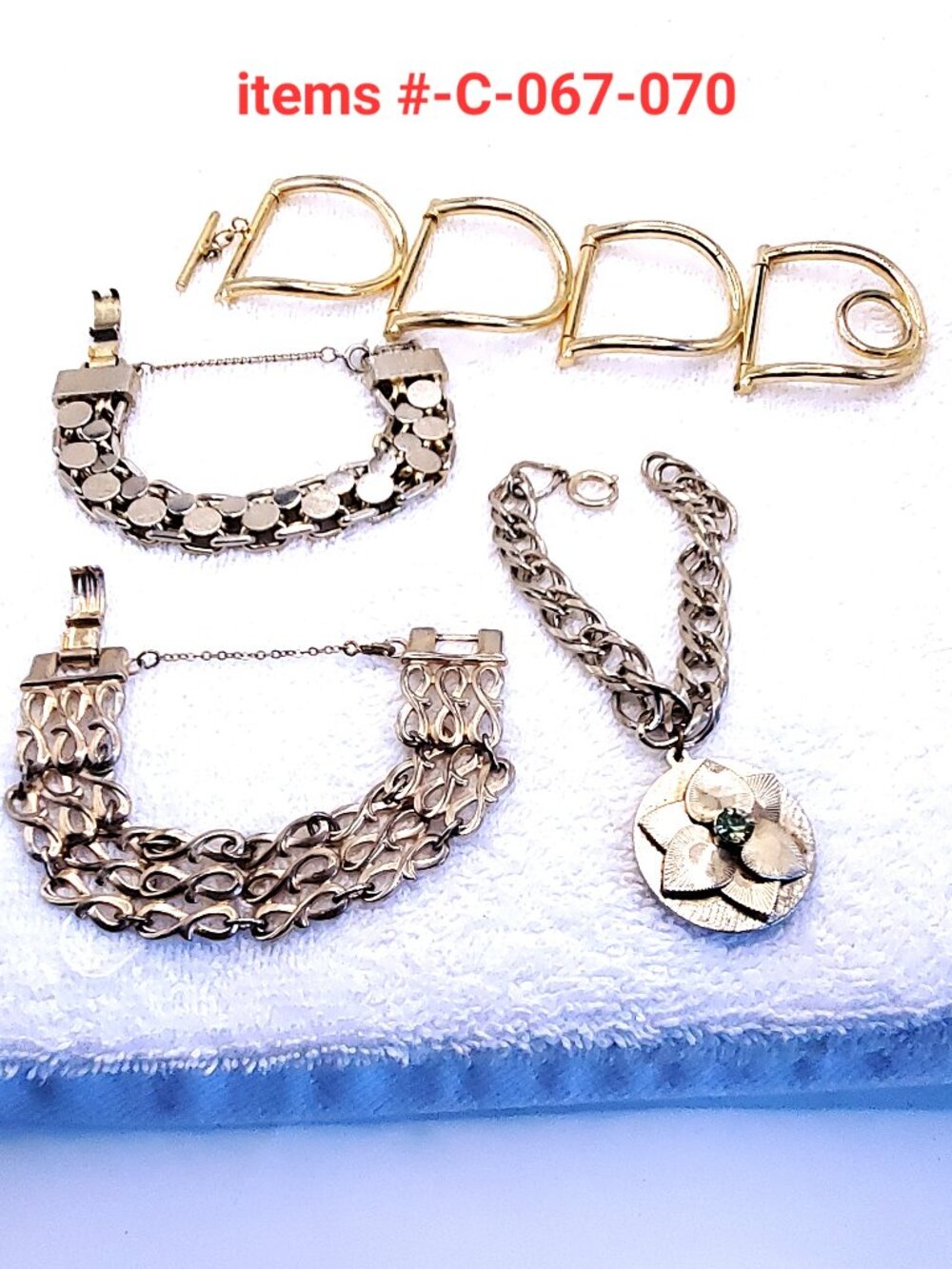 4 Vintage bracelets, items # C-067-070,. wt. 170 grams.